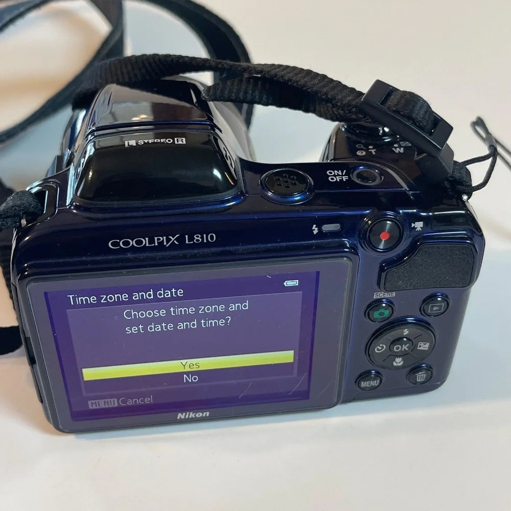Nikon COOLPIX L810 Digital Camera Blue 16.1 MP + 16 GB SD Card Tested Box Cord